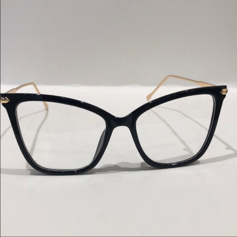 Fashionable glasses - Picture 3 of 8